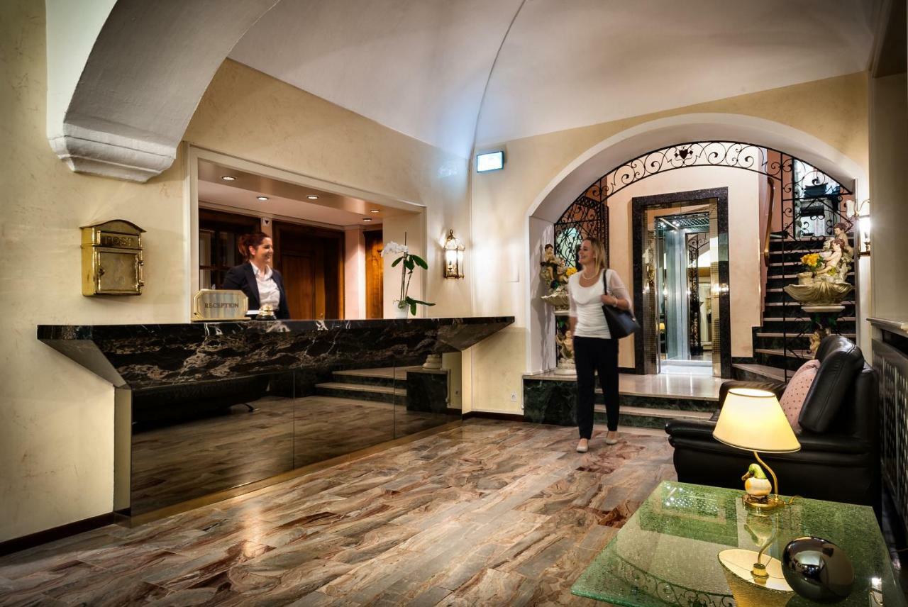 Residenze Dell'Angelo Hotell Locarno Exteriör bild