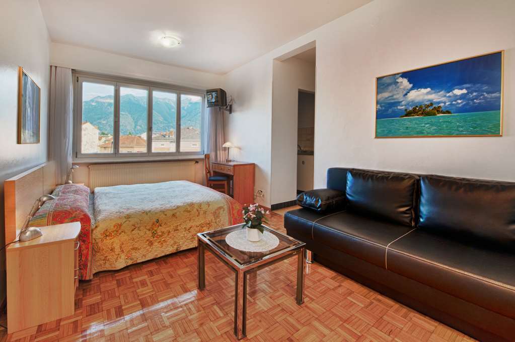 Residenze Dell'Angelo Hotell Locarno Rum bild