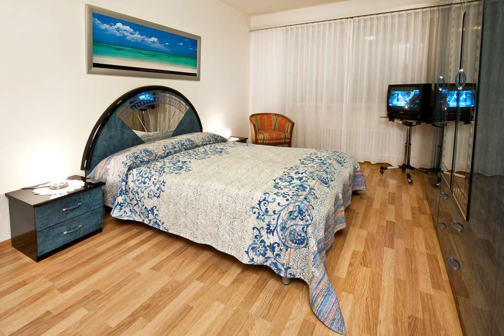 Residenze Dell'Angelo Hotell Locarno Rum bild